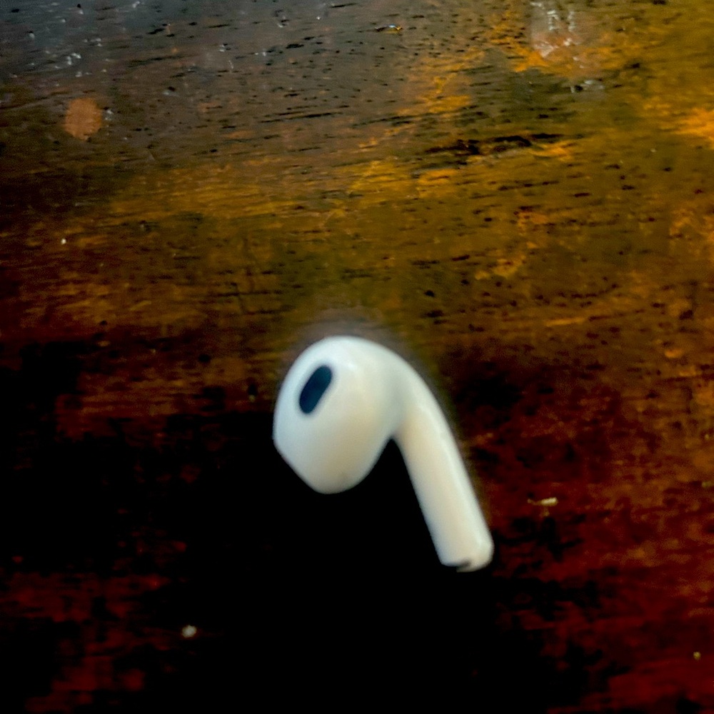 Apple AirPod Right Earbud (3rd gen)
